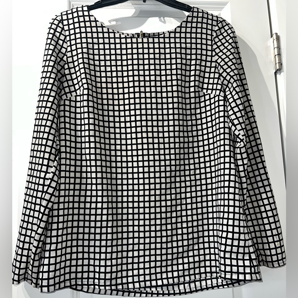 Business meeting/interview black/white blouse